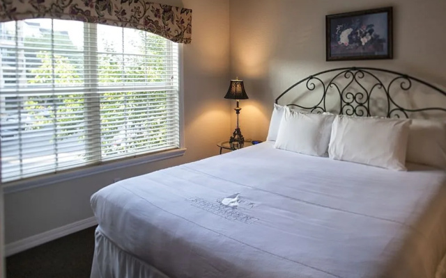 French Quarter Resort by Coolvacay