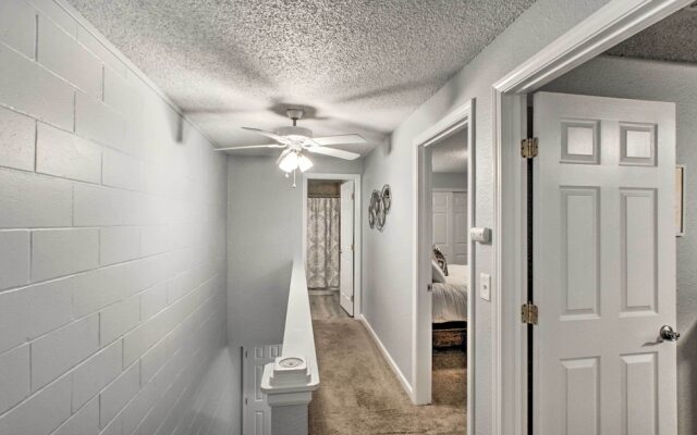 Lakewood Retreat: Access Nature & Urban Sites