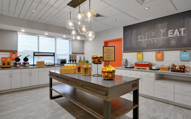 Hampton Inn Salem Boston