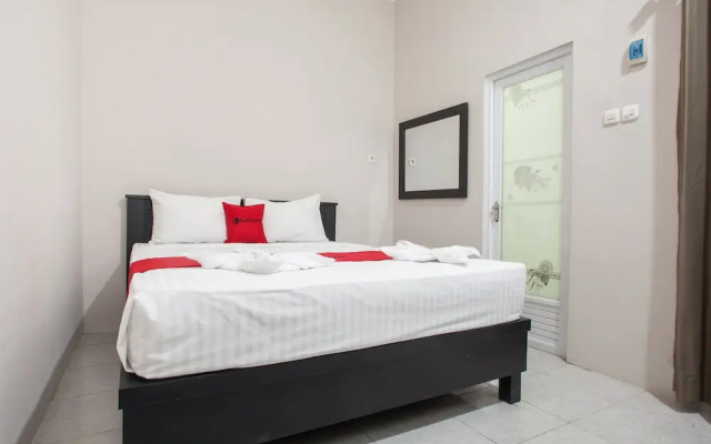 RedDoorz Plus near Banyuwangi Airport