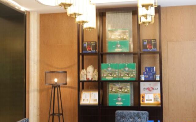 Minshan Sun Tribe Hotel