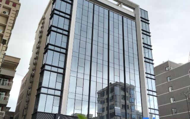 Lavande Hotel (Yunfu Luoding Branch)