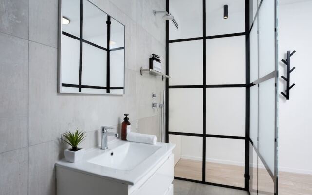 3BR Penthouse on Rothschild by HolyGuest