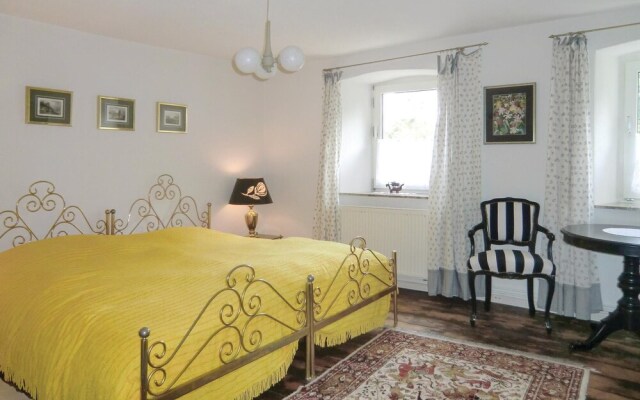 Nice Home in Oos With 3 Bedrooms and Wifi