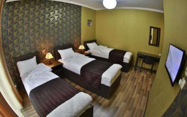 Hotel Aksai