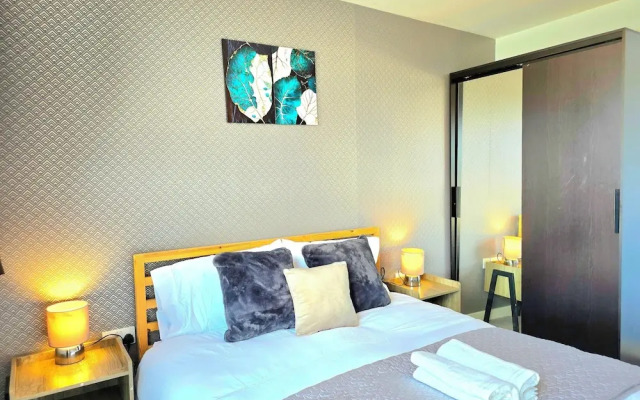 Retreat Private Rooftop 3 Bedroom Apartment