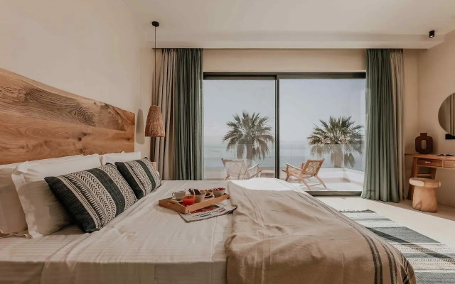 Ostrako Beachside Suites