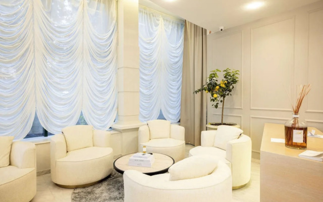 Tresor Le Palais Timisoara, Curio Collection By Hilton