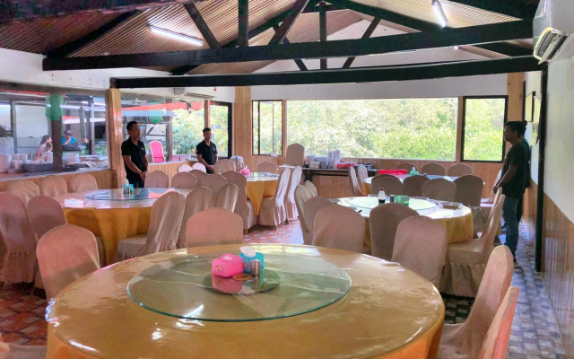 Gayang friendly water house homestay