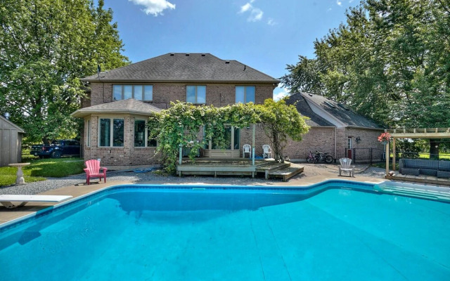 Canadian Grand Executive Villa