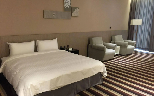 Grand Royal Hotel