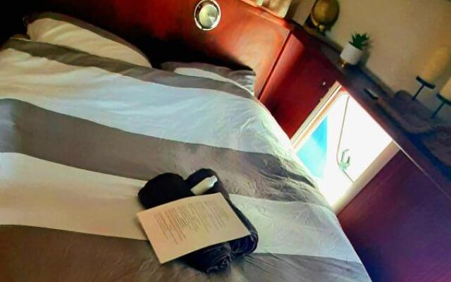 Bateau le Zimon - logement insolite