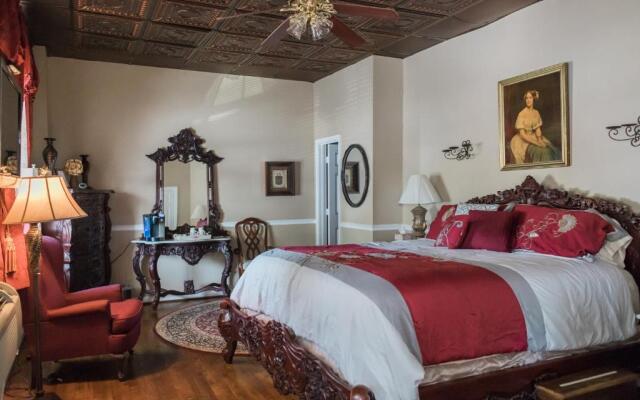 Inn At The Olde Silk Mill