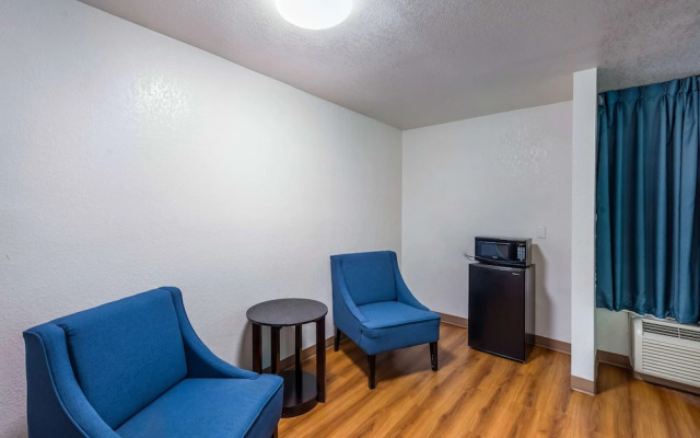 Studio 6 DFW Airport South