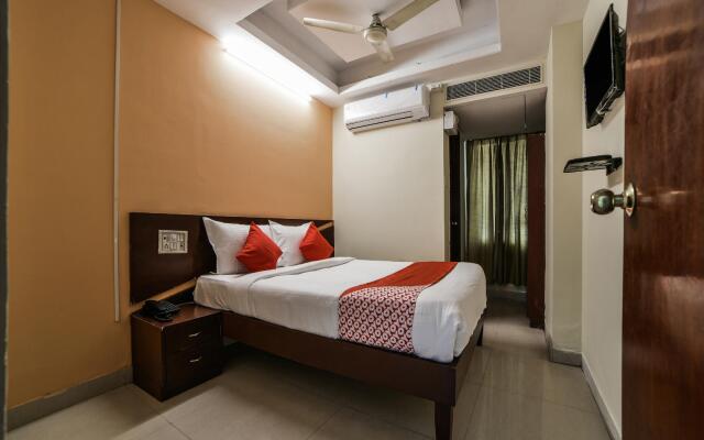 OYO 16061 Hotel Holly Hock