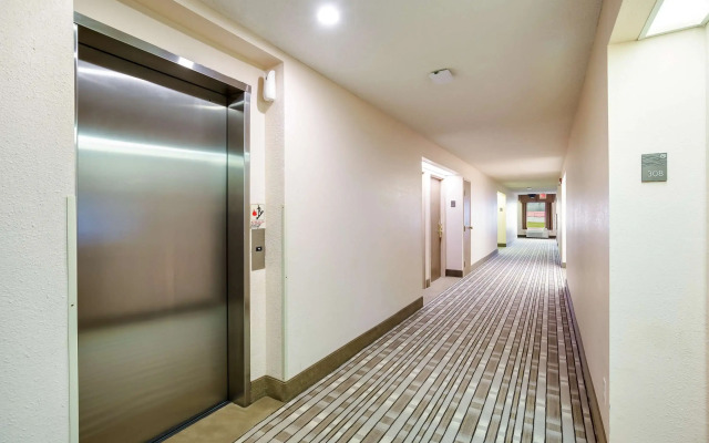 Quality Inn I-70 Near Kansas Speedway