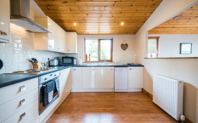 Barn Lodge With Hot Tub Near Cupar, Fife