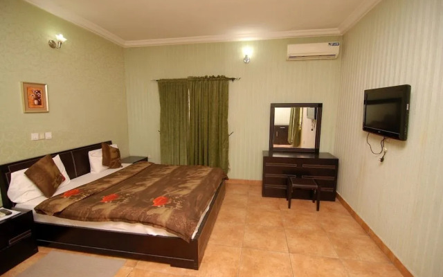 Grandville Hotel & Resort