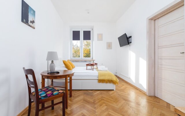 Old Town Basztowa Apartment by Renters