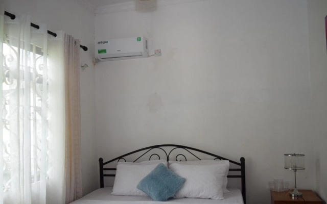 Dar es Salaam-sleeps8-parking-garden-pet Friendly