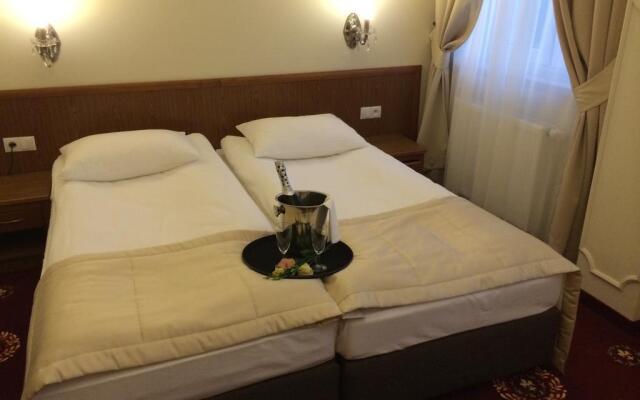 Hotel President