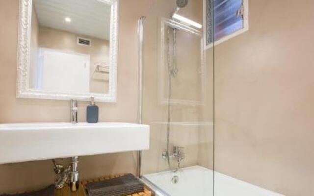 Gava 2 Beachfront Penthouse