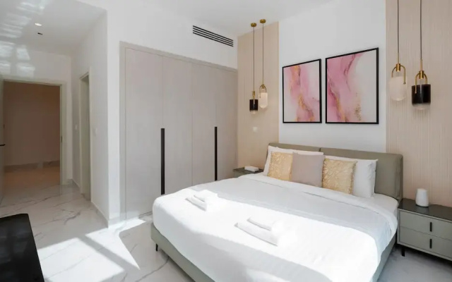 Modish Palm 3BR w Private Balcony Beach Access