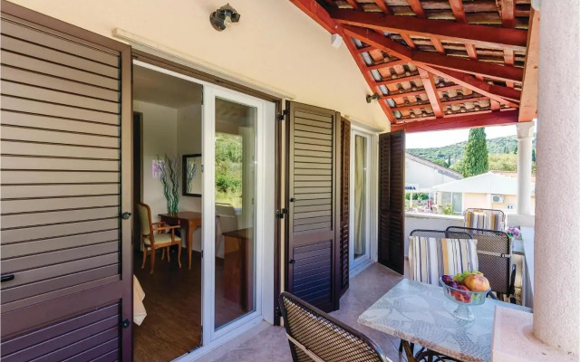 Five-Bedroom Apartment in Zaton Mali