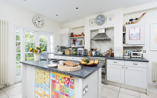 Gorgeous Modern 5BR Family Home