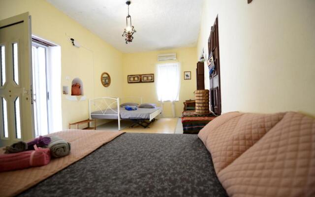 Traditional Cretan Country House (9klm from Elafonissi)