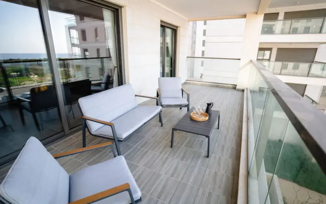 Panoramic Seaview Balcony Escape by Sea N Rent