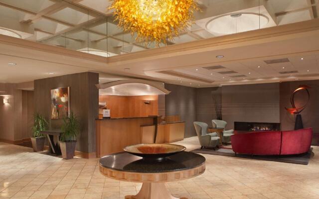 DoubleTree by Hilton Akron Fairlawn