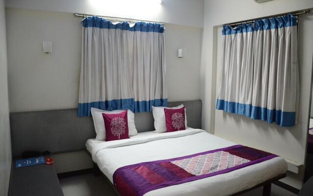 OYO 4016 Hotel Grand Ashwin