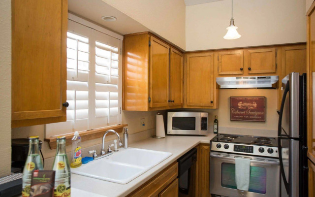 Residences at The Railyards - Downtown Austin