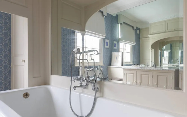 Chester Row IV by Onefinestay