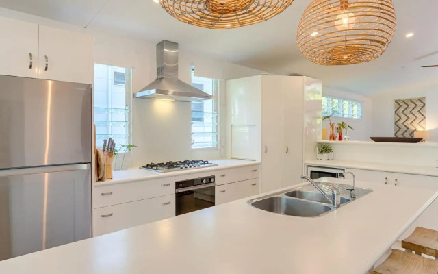 Sunshine Beach House 14 Depper Street