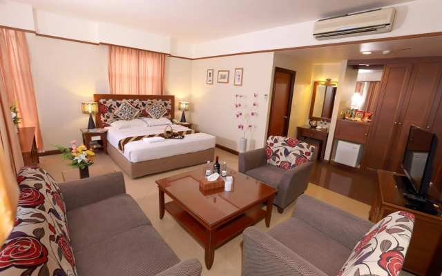 Maximillian Hotel