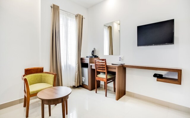 Hotel Midhuna International