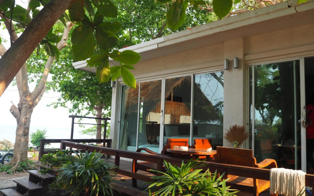 Larissa Samed resort