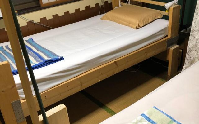 Guesthouse Angoso - Hostel