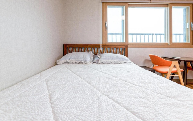 Jeju Woljeongri Pungcha Pension