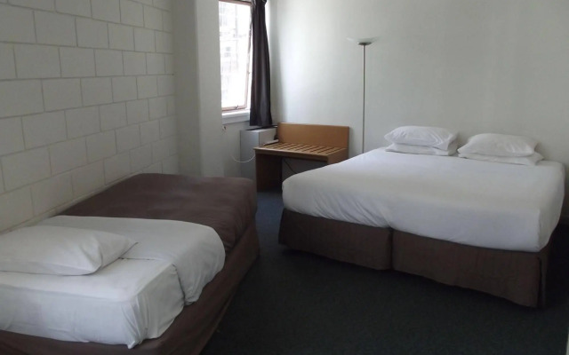 Fat Camel Hostel & Bar