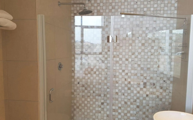 Nautica 708 Seaview Luxury Apartment