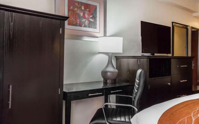 Comfort Inn & Suites LaGuardia Airport