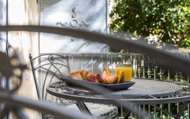 Luxury Rooms With Balcony