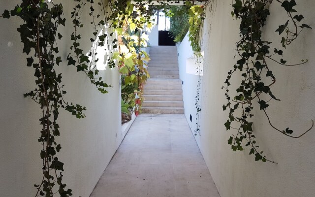 Aroeira Paradise Villa by Host-Point