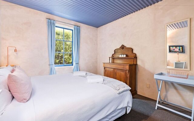 Sunny Lakeview Villa