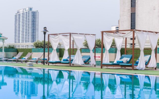 Evergreen Place Siam by UHG