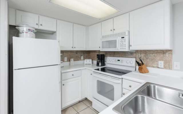 Phoenix All Suites West by Brett Robinson