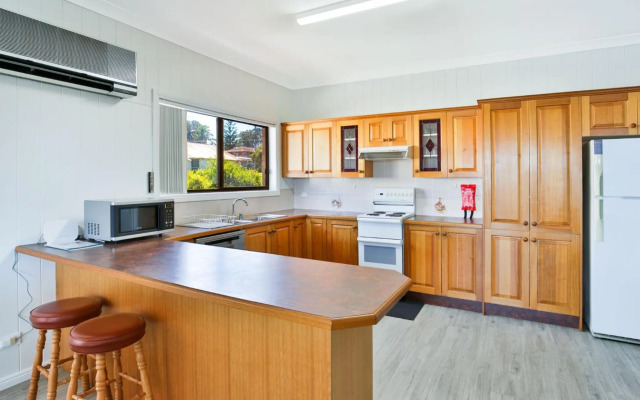 Bayview - Absolute Waterfront with Jetty - 5 Mins to Hyams Beach